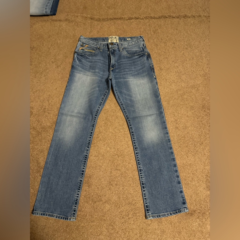 Men’s Ariat M4 33/32 straight